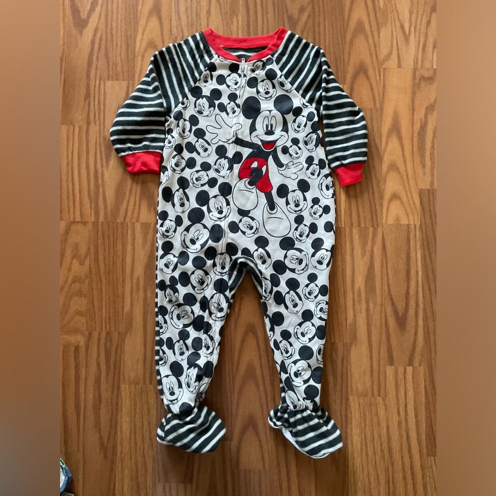 Disney Junior Mickey Mouse Footie Pajamas Pj’s NWOT